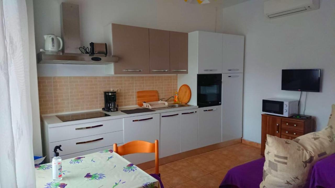 Willa House Fantazija Kampor Zewnętrze zdjęcie